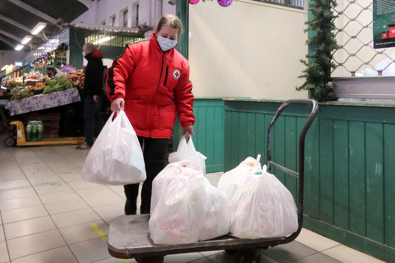 búzatéri piac adomány vöröskereszt