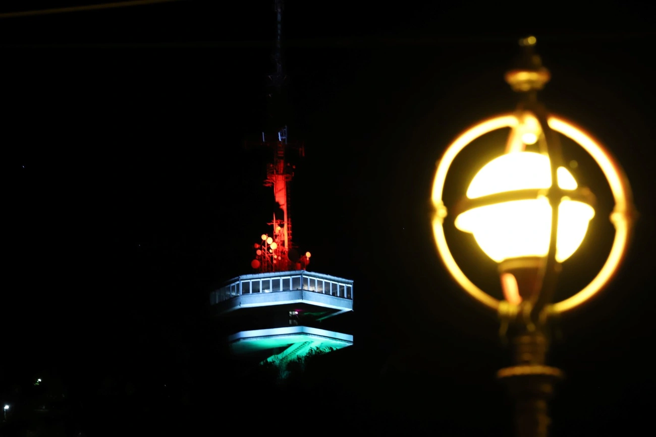 avasi kilátó 56 díszkivilágítás