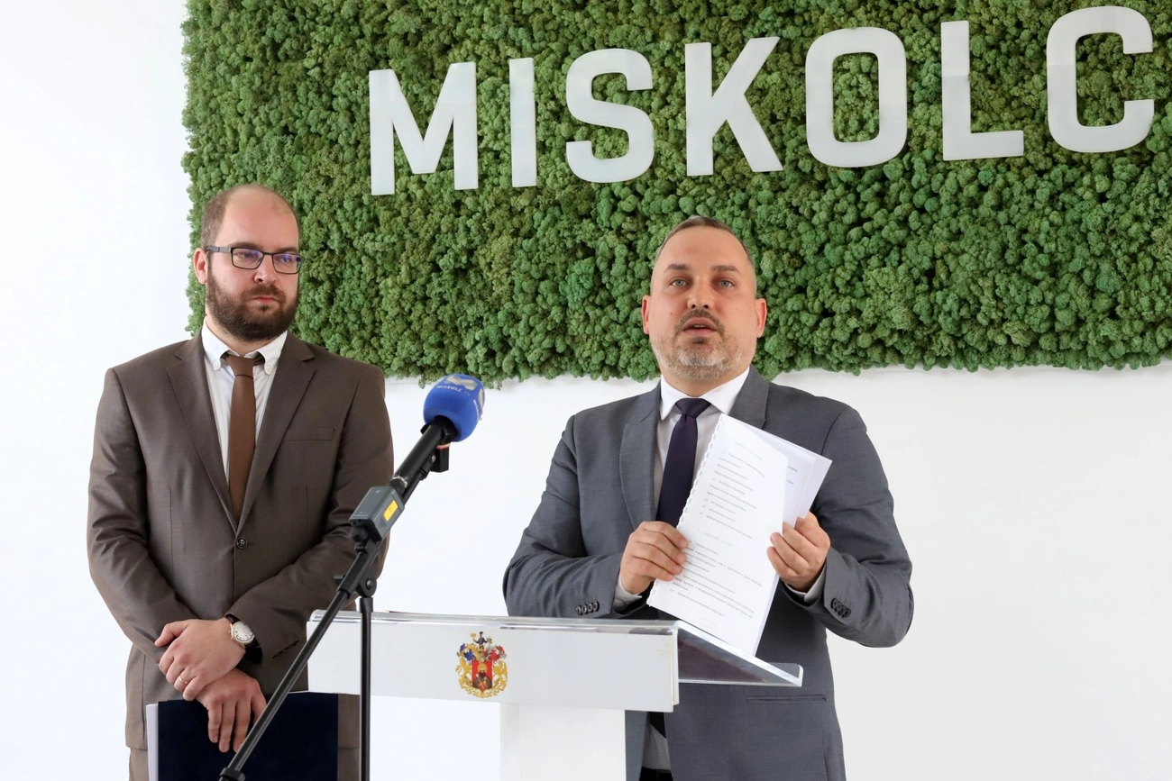 szarka dénes szopkó tibor sajtótájékoztató