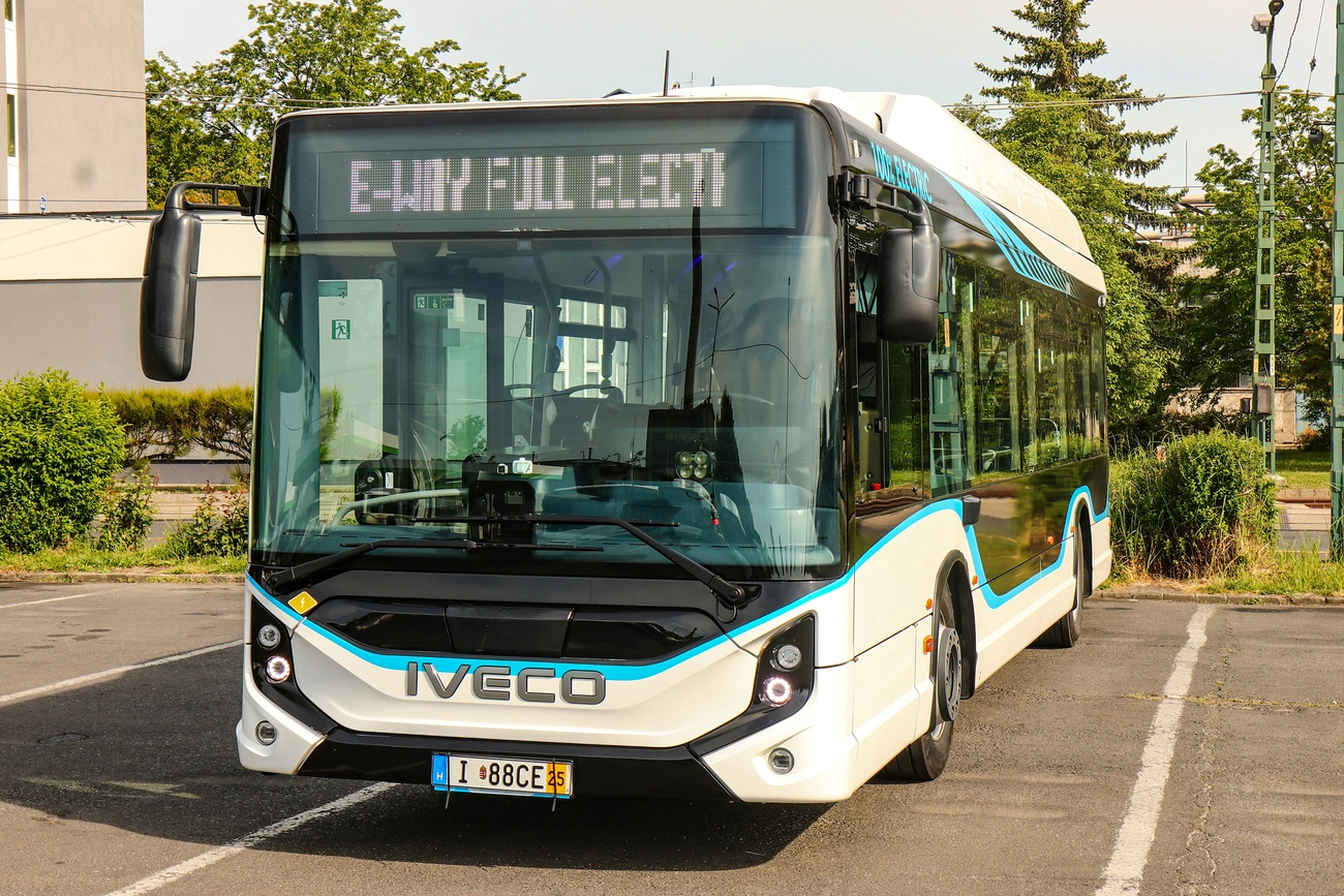 iveco_elektromos_tesztbusz_mvk_02.jpg