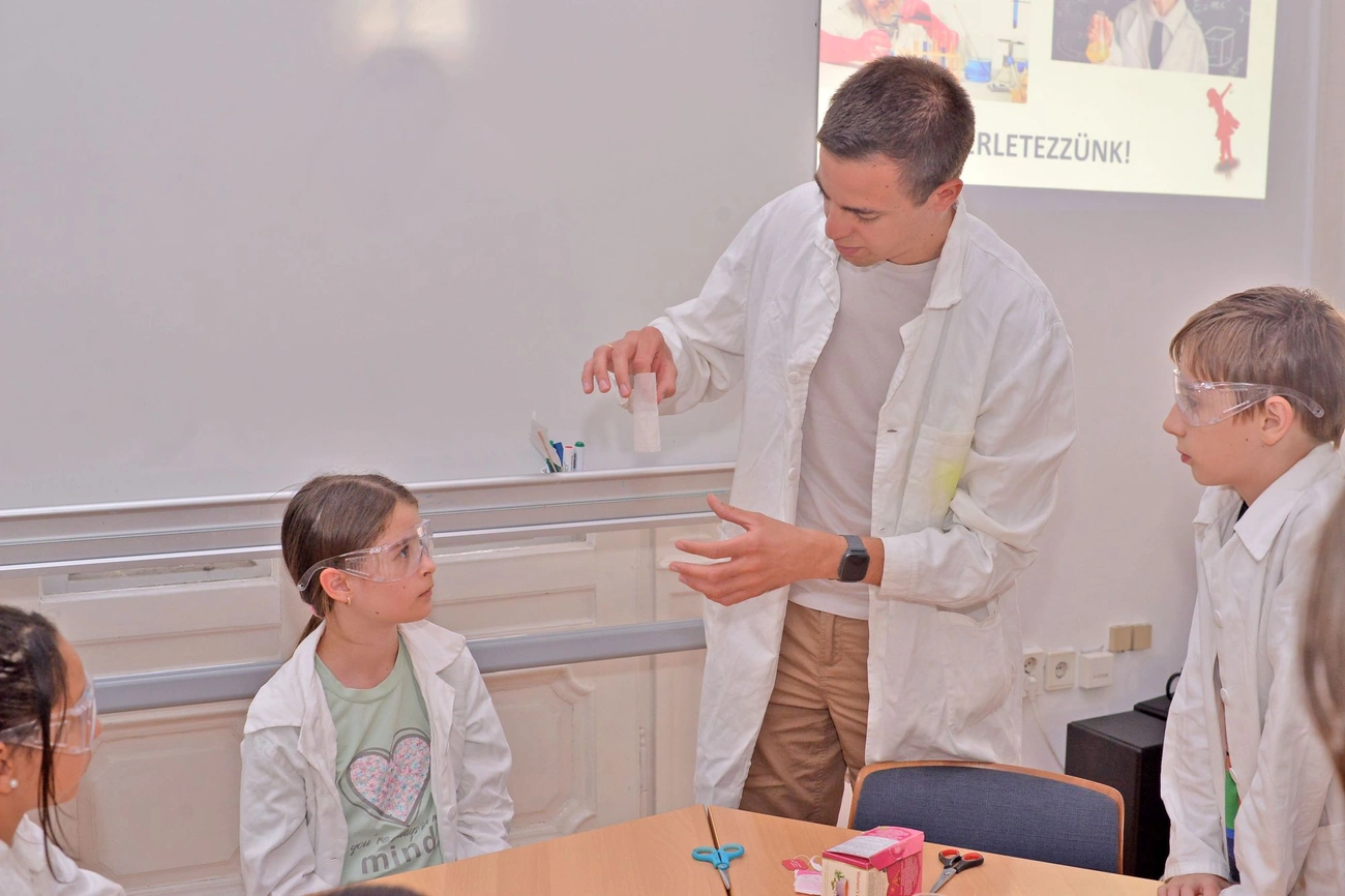 mcc_izgalmas_kiserletek_20250613-ot_13.jpg