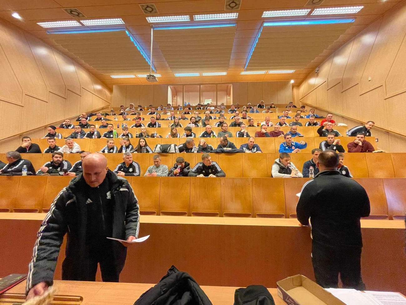 labdarúgó játékvezetők