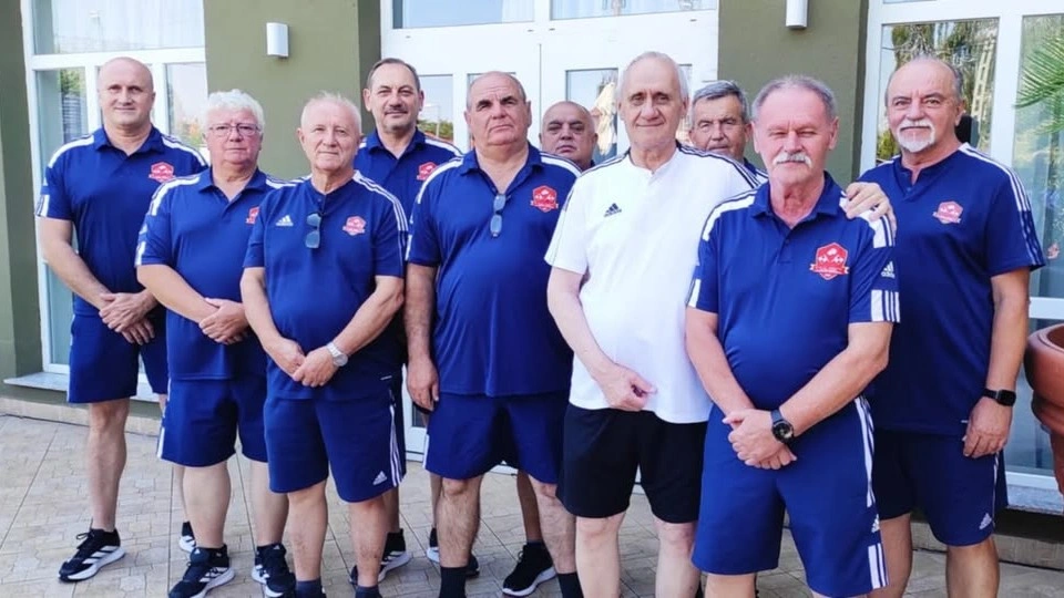 játékvezetők  Vecsésen