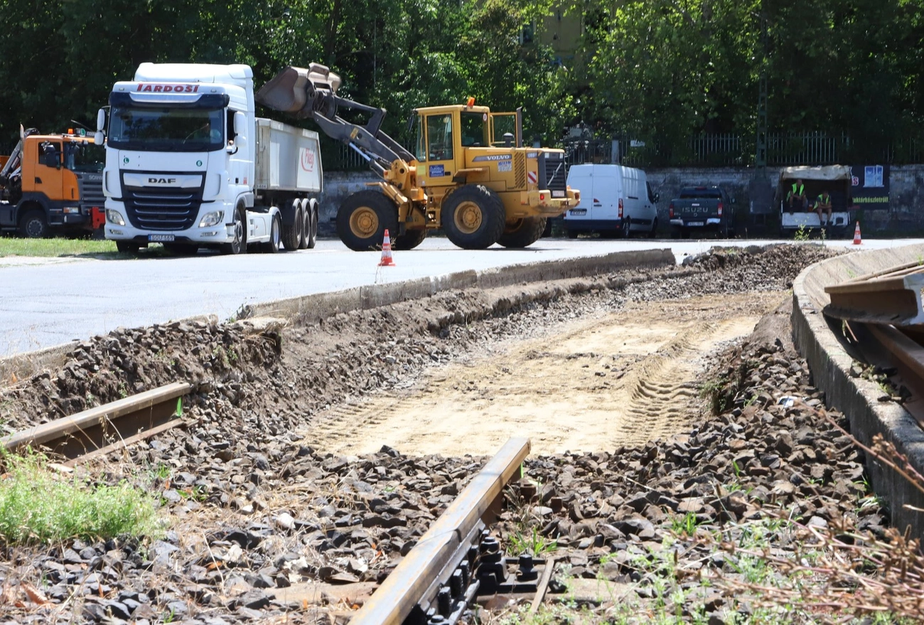 2-es-villamos_palya_felujitas_250801ml-1.JPG (643.13 KB)