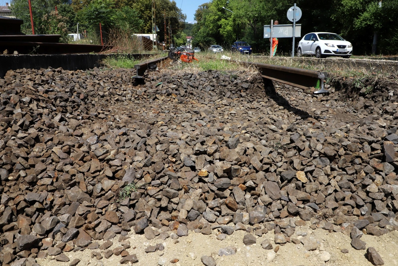 2-es-villamos_palya_felujitas_250801ml-8.JPG (803.36 KB)