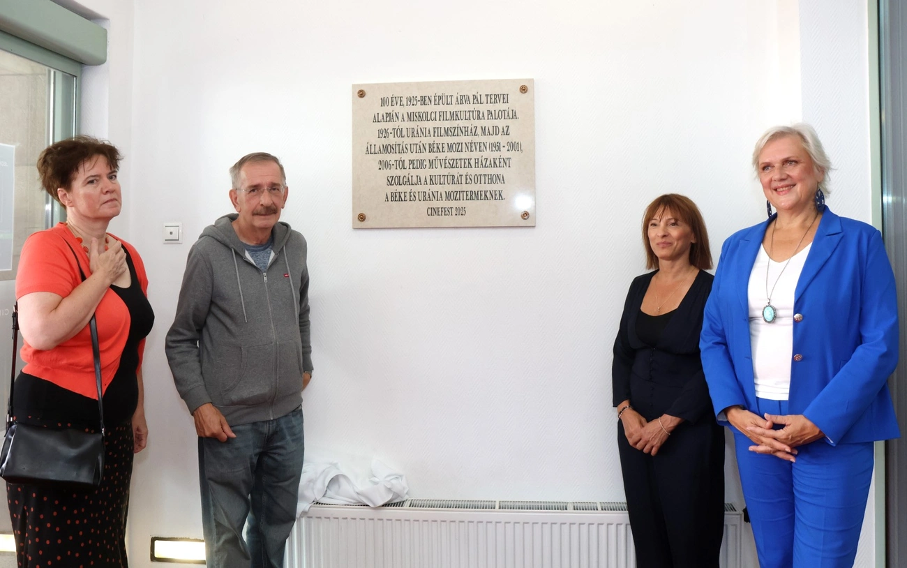 emlektabla_avatas_urania_beke_250906nk-16.JPG