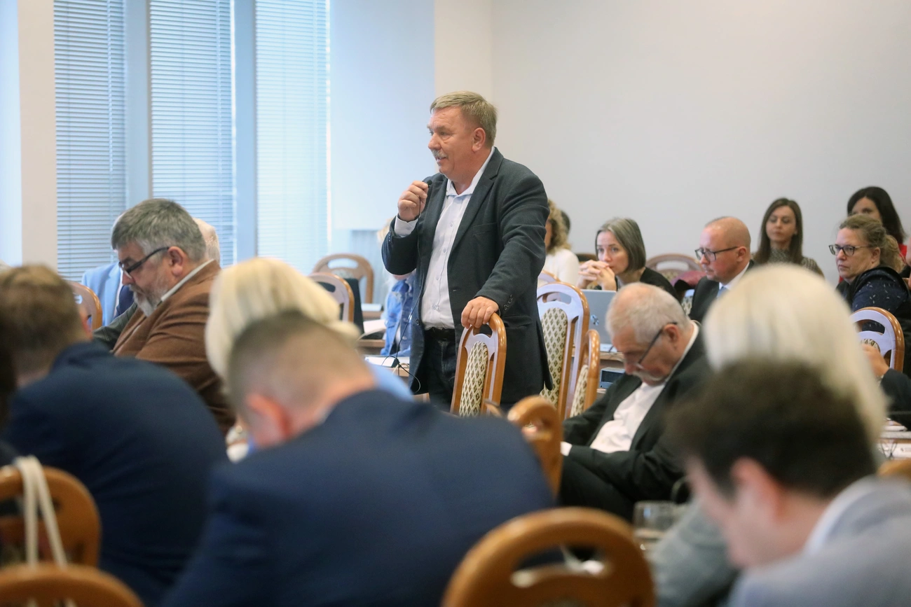 2g4a2840.JPG (4.25 MB)