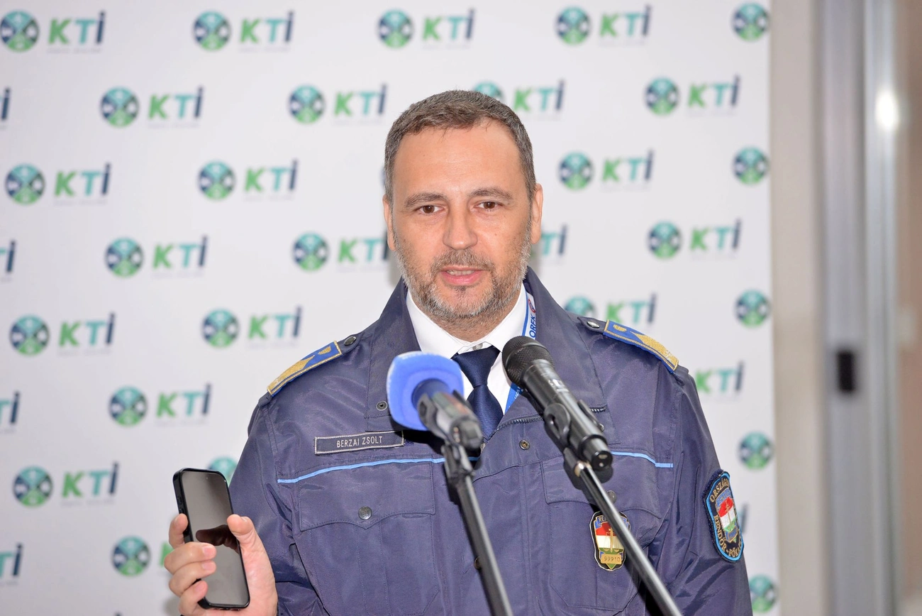jardagrafika_nezz_korul_230250926-ot_10.jpg