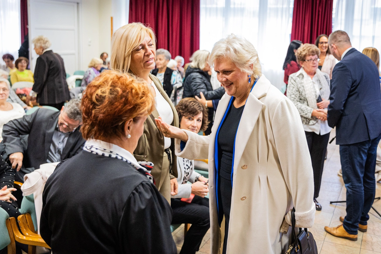 img_2694.jpg img_2694.jpg