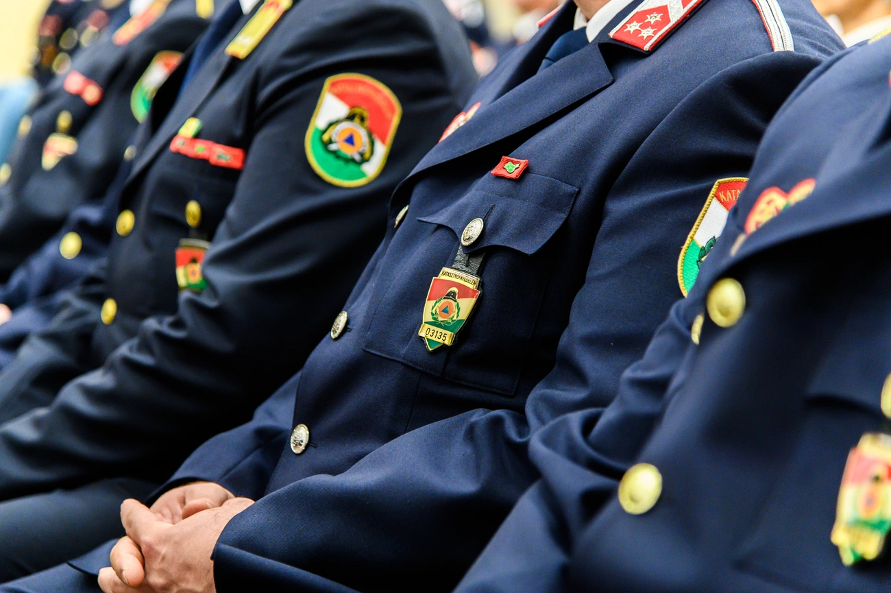 Elismeréseket vehettek át Borsod-Abaúj-Zemplén megye tűzoltói Budapesten az 1956-os forradalom és szabadságharc emlékére rendezett ünnepségen.Fotó: Szőke Péter BM OKF