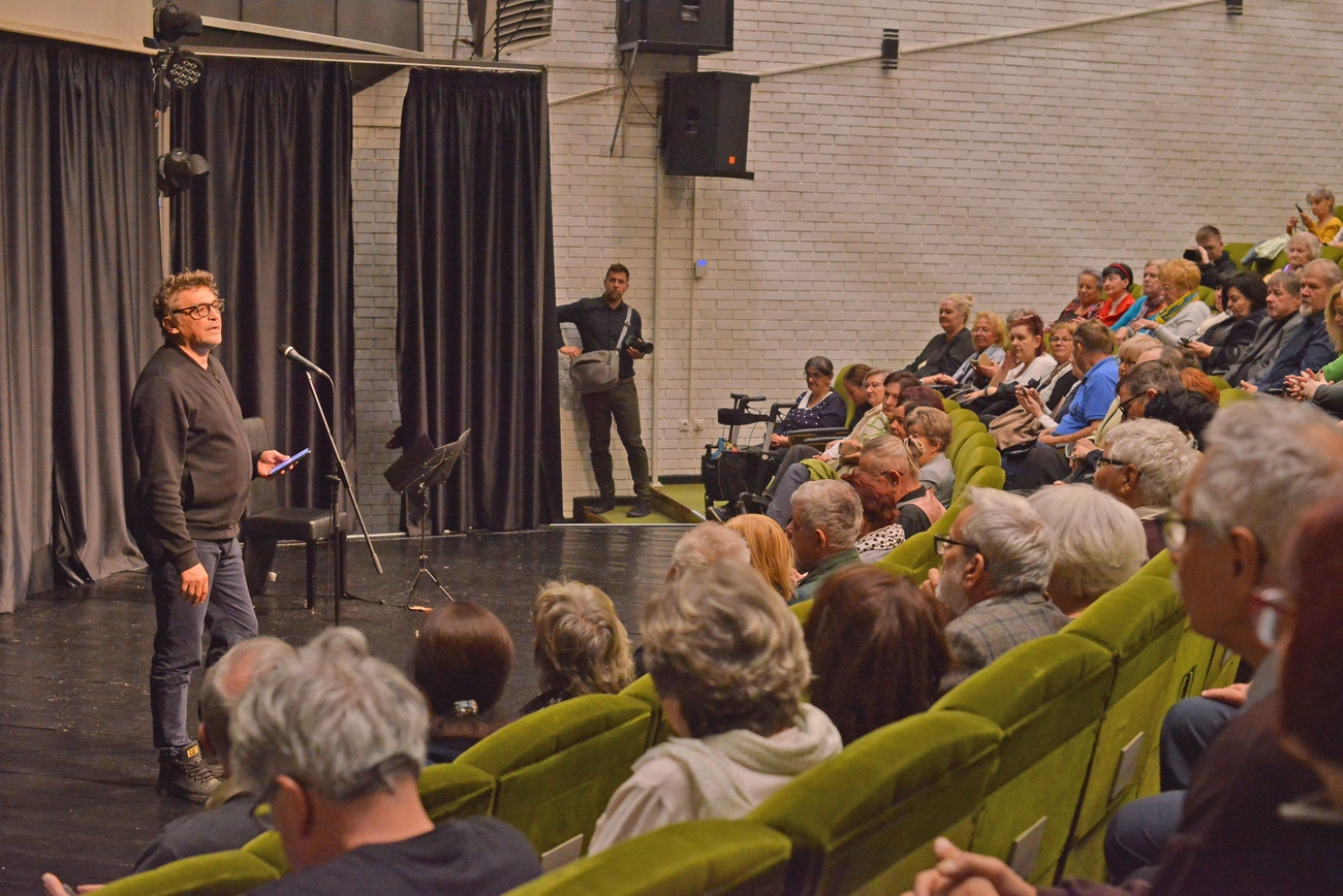 Eperjes Károly zenés irodalmi estje Miskolcon. Fotó: Osztie Tibor