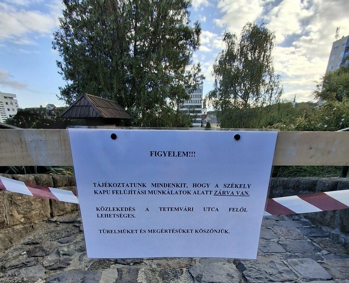 Bató-kapu felújítás, Facebook