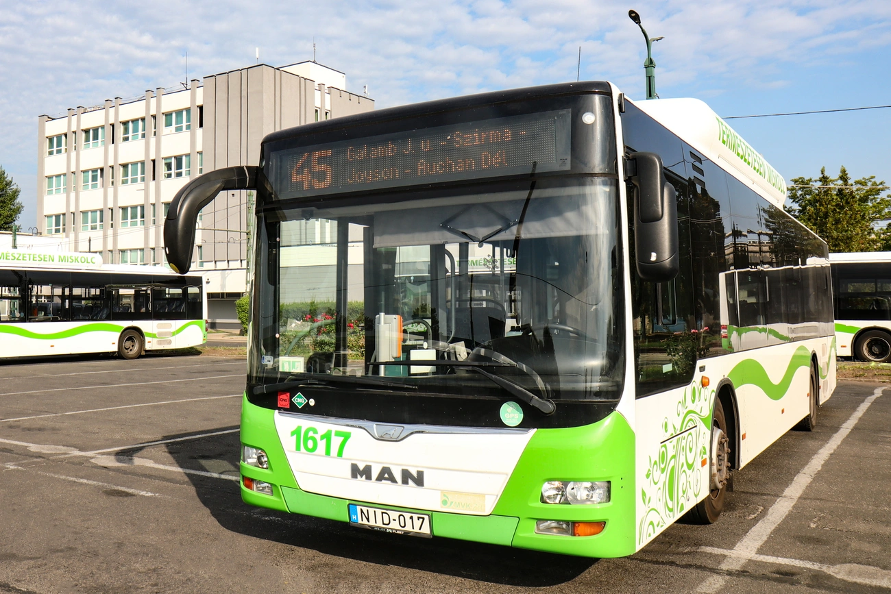 MVK 45-ös busz