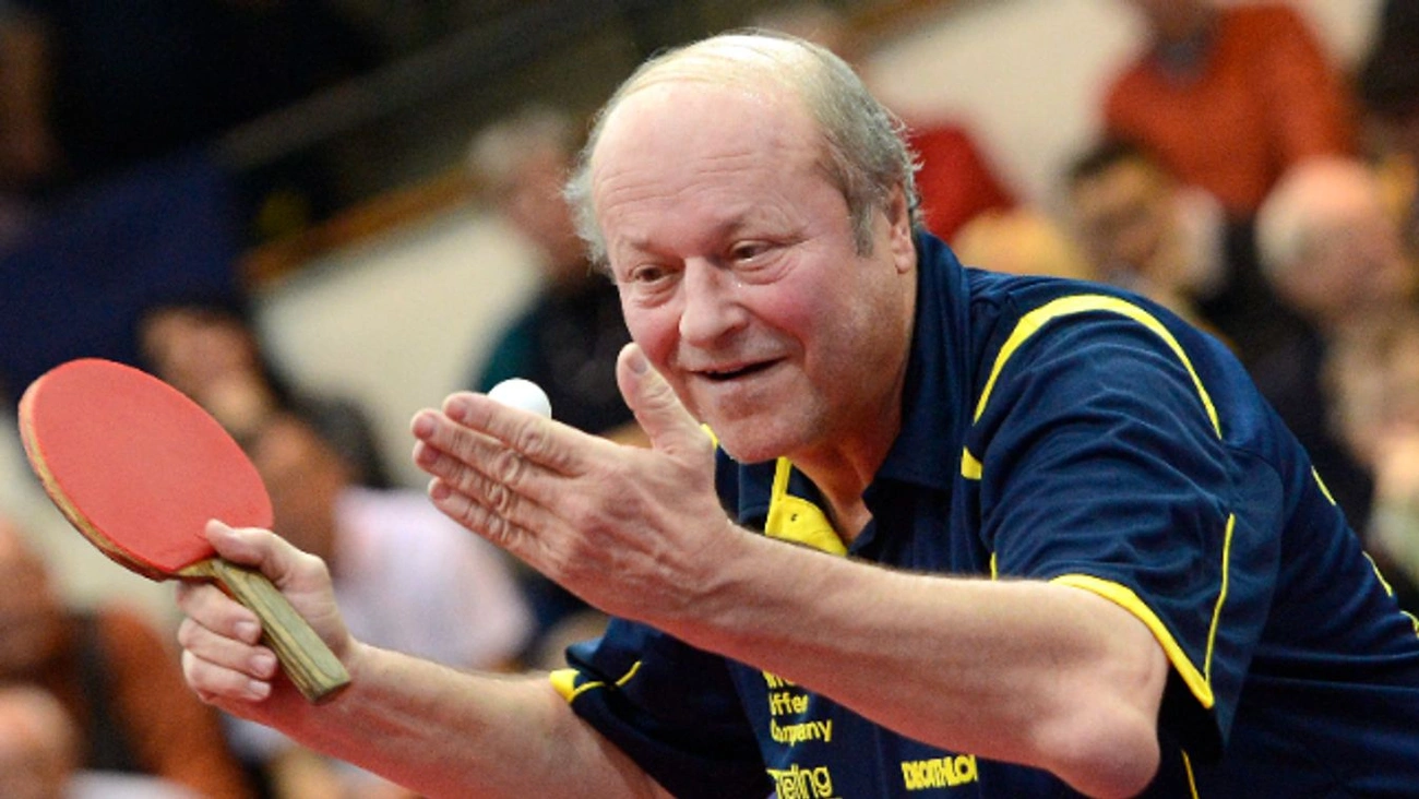 Jónyer István a Sportoló Nemzet Tanév nagykövete hamarosan Miskolcra látogat és más programjai mellett szurkolni fog a DVTK – MTK Budapest NB I-es labdarúgó mérkőzésen. Fotó: magánarchívum