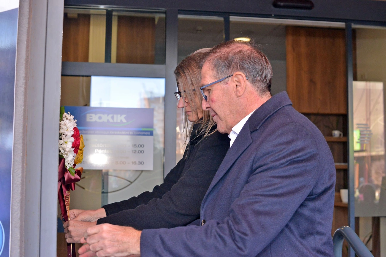 Koszorúzással tisztelgett elődei előtt a kamara a Kamara Napján. Fotó: Osztie Tibor