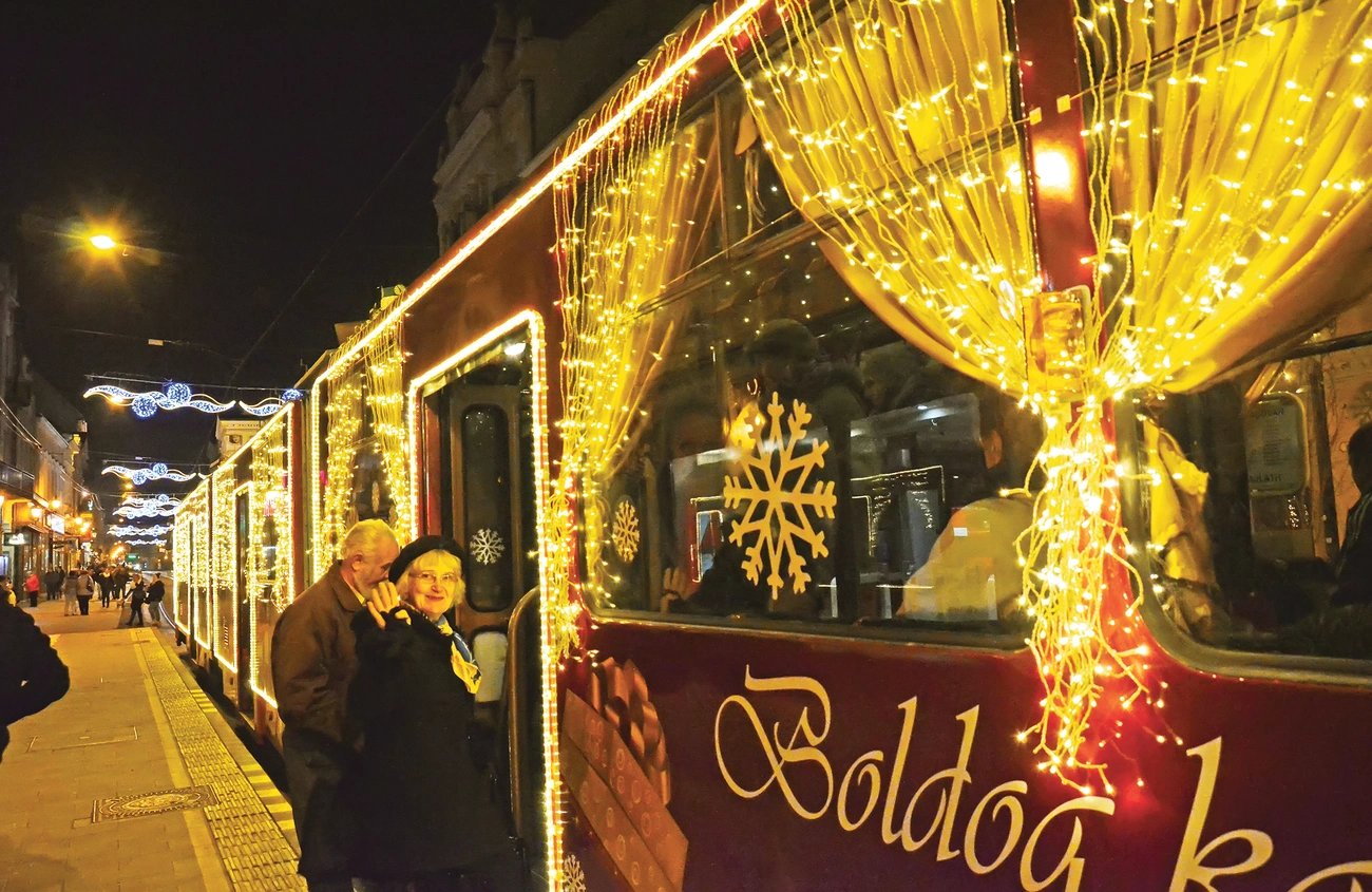 A miskolci adventi villamos 2014-ben. Fotó: Minap-archív