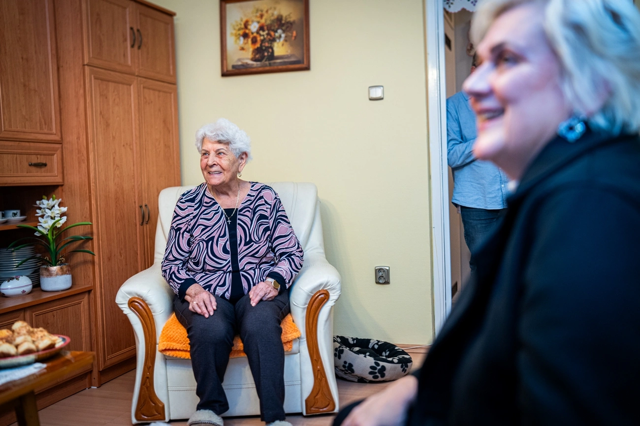 Molnár Józsefné köszöntése. Fotó: Horváth Csongor