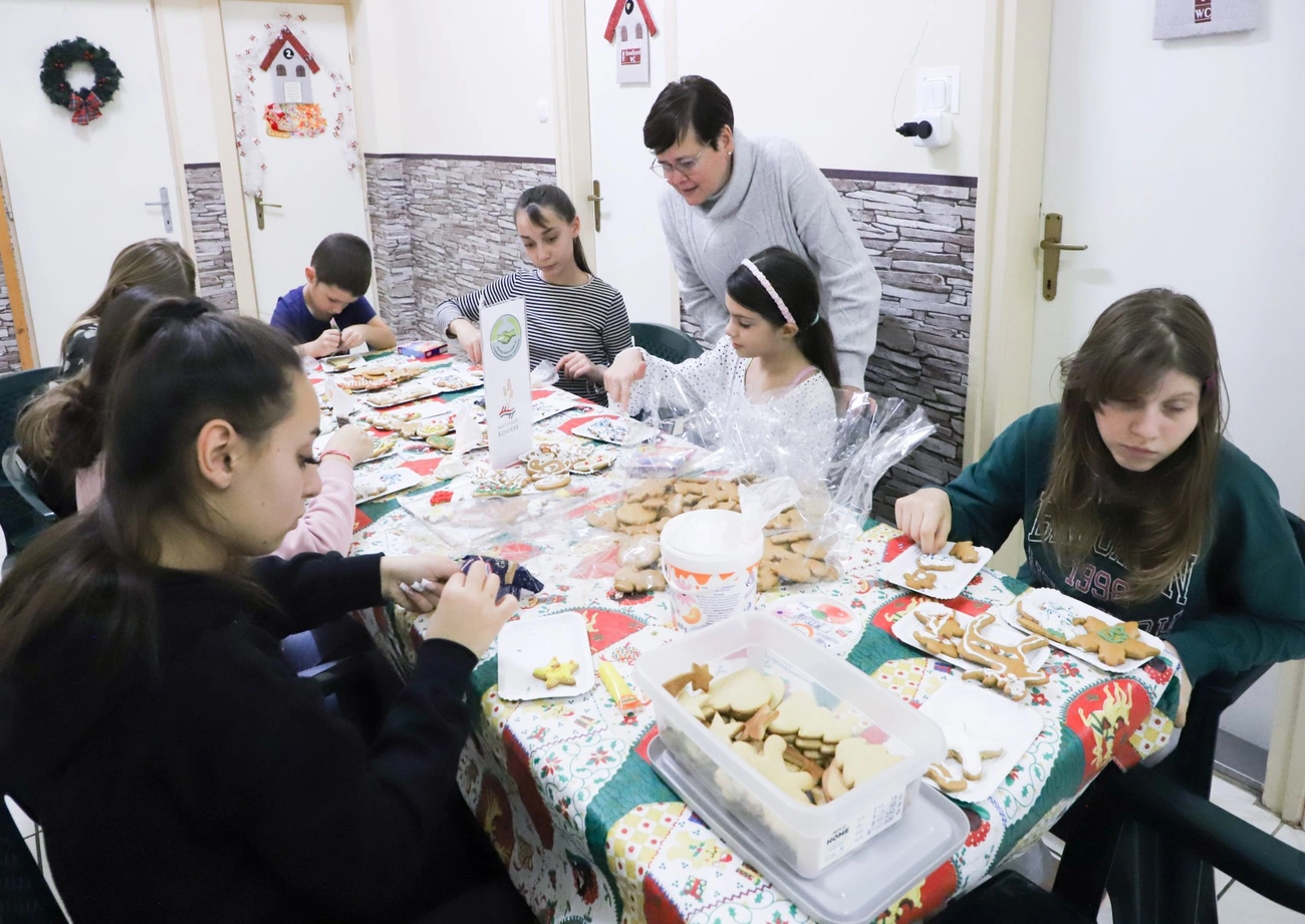 Jótékonysági fánk sütés, MESZEGYI. Fotó: Mocsári László