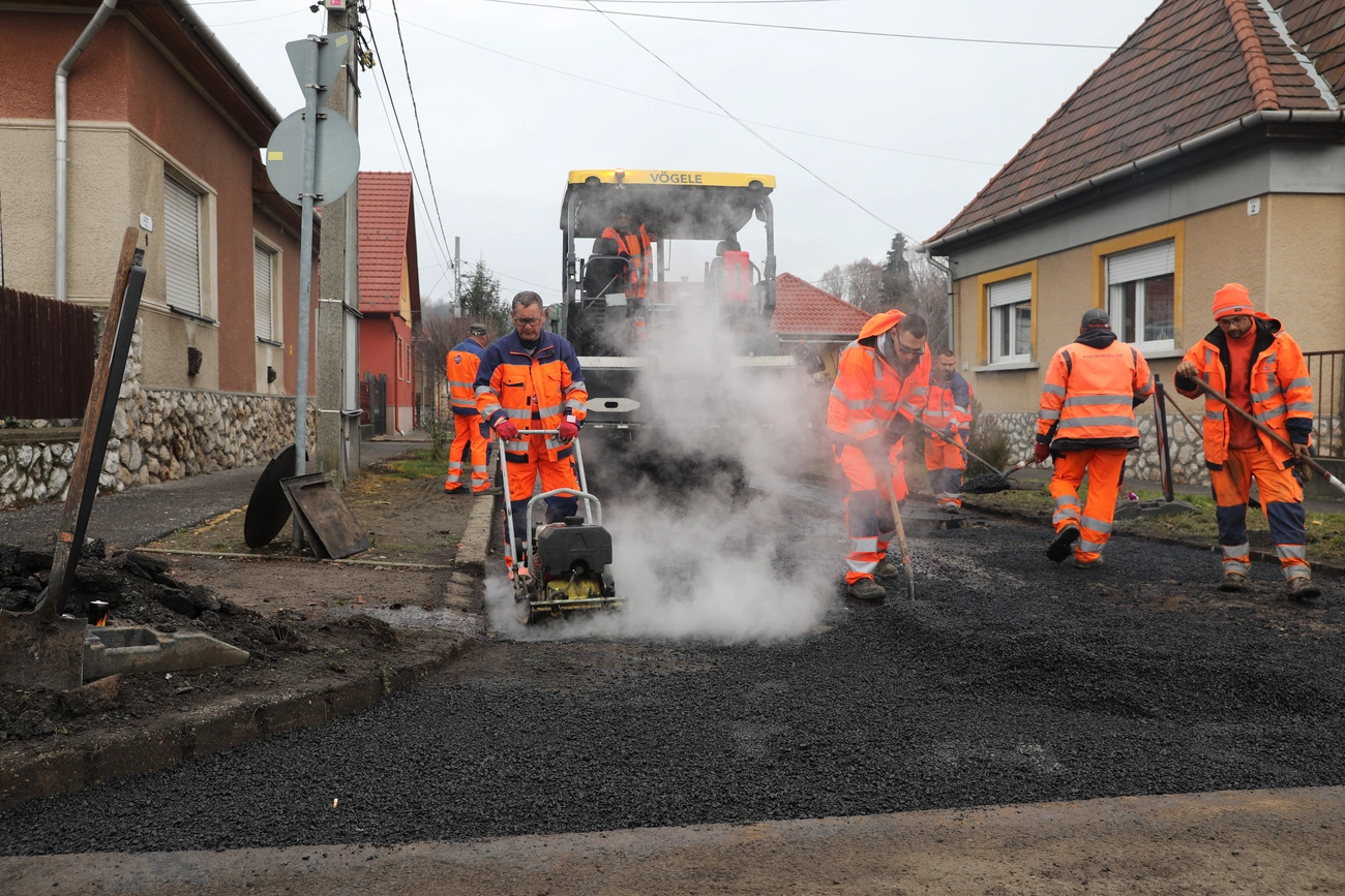 Gőz utca aszfaltozás. Fotó: Juhász Ákos