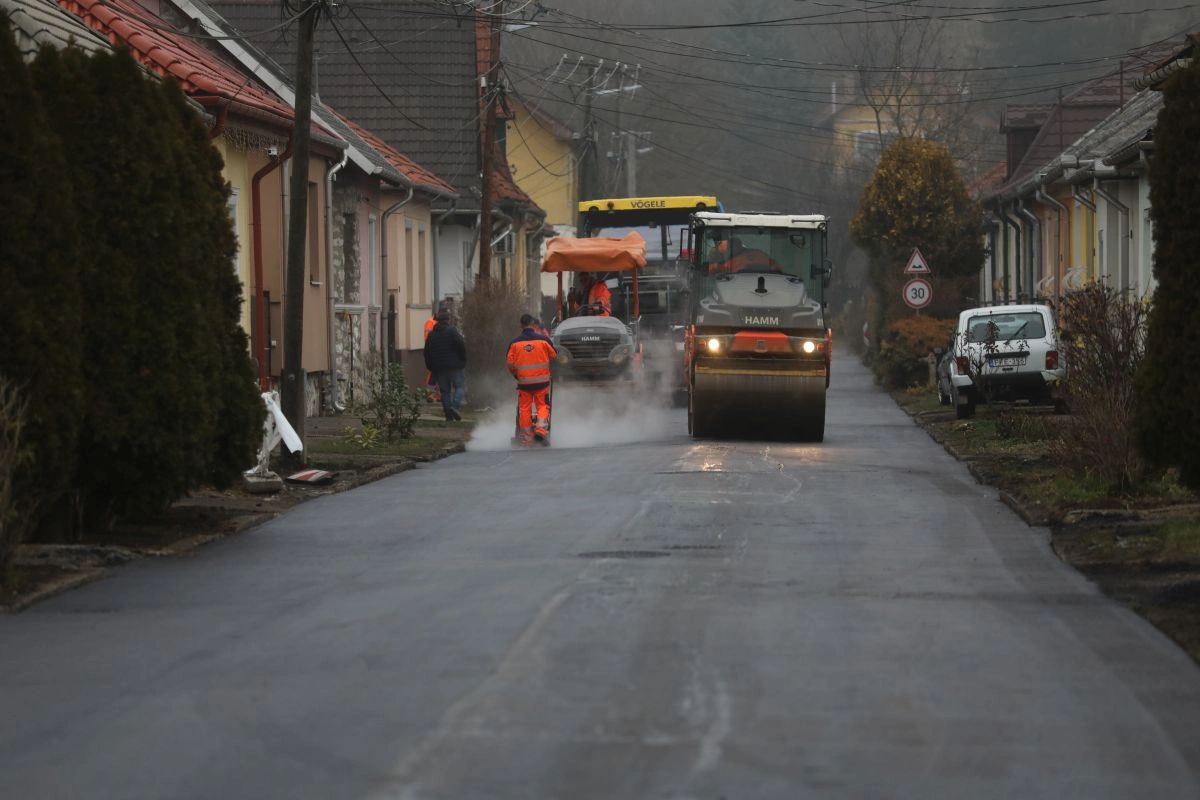Telepy utca aszfaltozás. fotó: Juhász Ákos