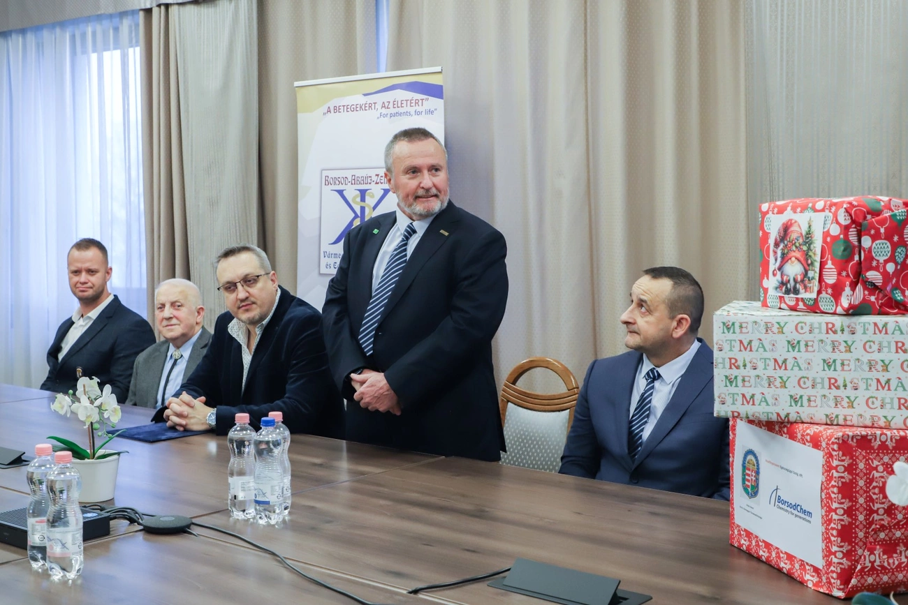 adományátadás a kórházban. Fotó: Mocsári László