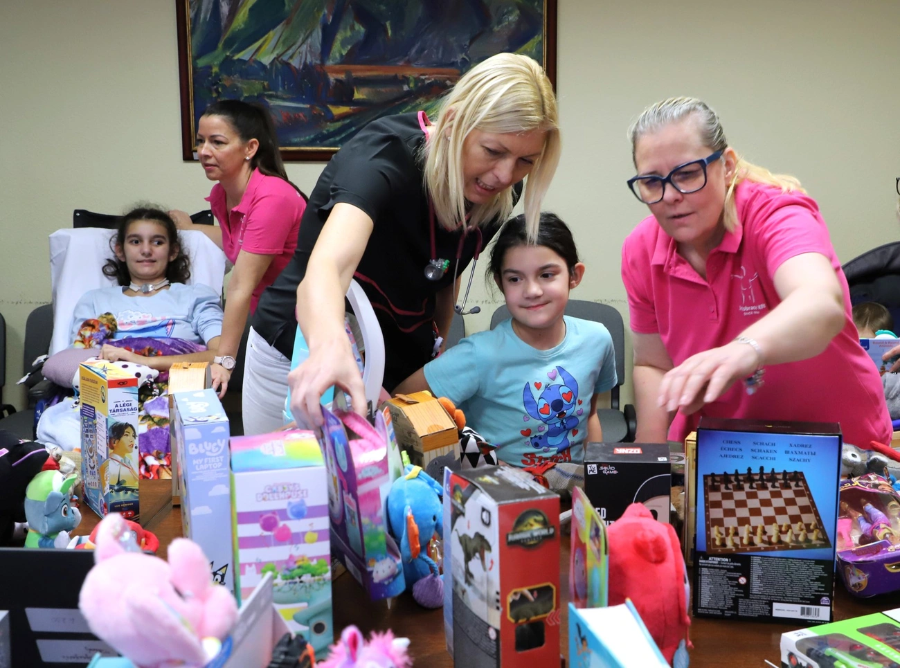 Bohócdoktor ajándék. Fotó: Mocsári László
