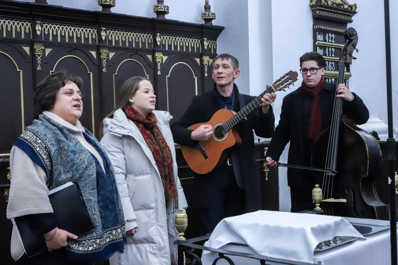 reformatus_istentisztelet_251225ml-3.jpg (443.61 KB)