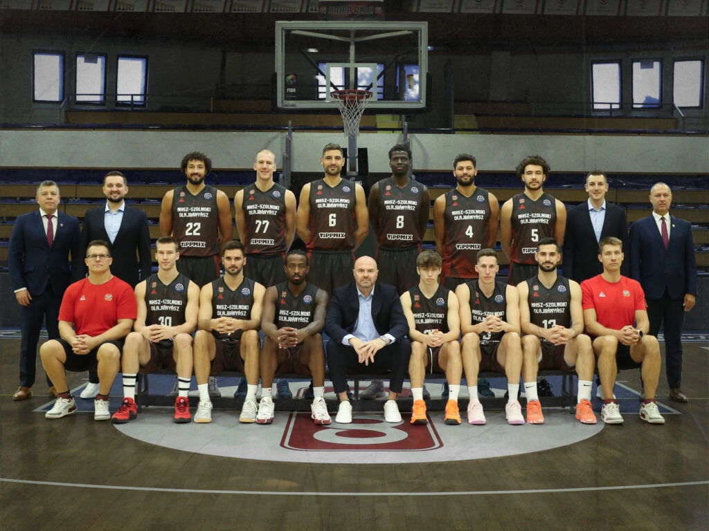 NHSZ-Szolnoki Olajbányász kosárlabda csapata. Fotó: magánarchívum