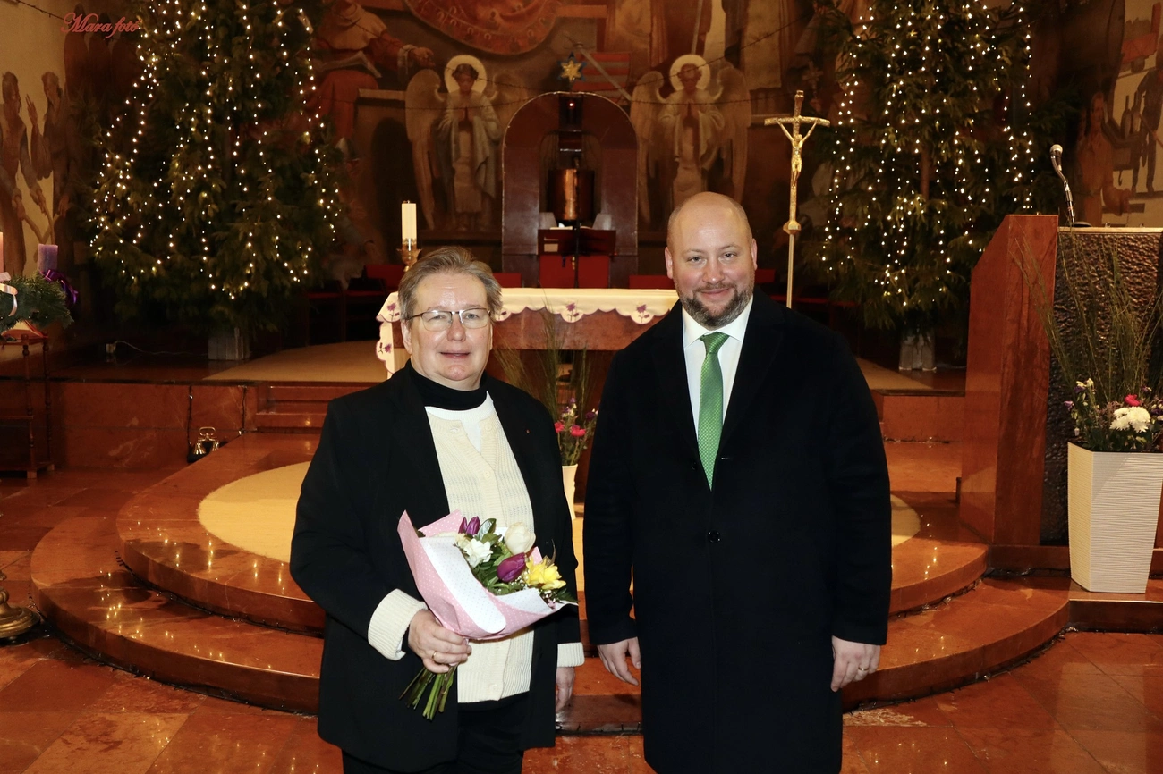 Szurasenkó Dániel Bednarik Anasztázia orgonaművésszel. Fotó: Magnificat Egyházzenei Intézet Facebook