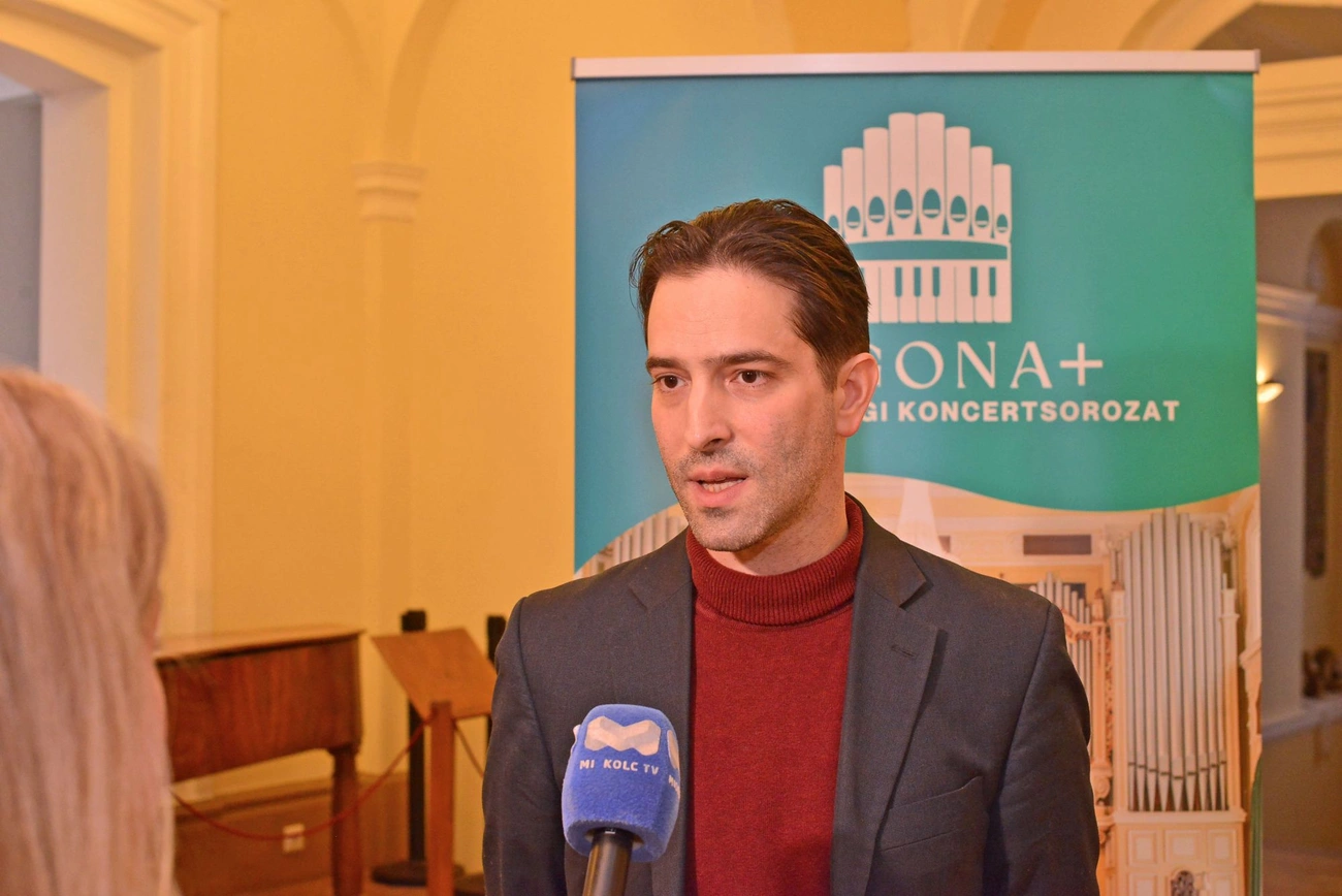 Flach Antal, a Miskolci Bartók Béla Zene- és Táncművészeti Szakgimnázium művésztanára. Fotó: Osztie Tibor