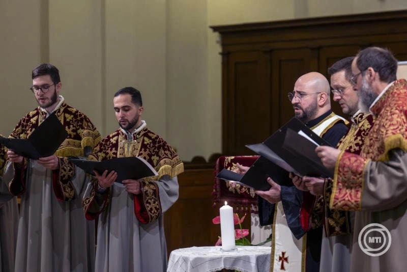 Budapesti Örmény Katolikus Templom kórusa az Ökumenikus imahéten, 2026. Fotó: MTI