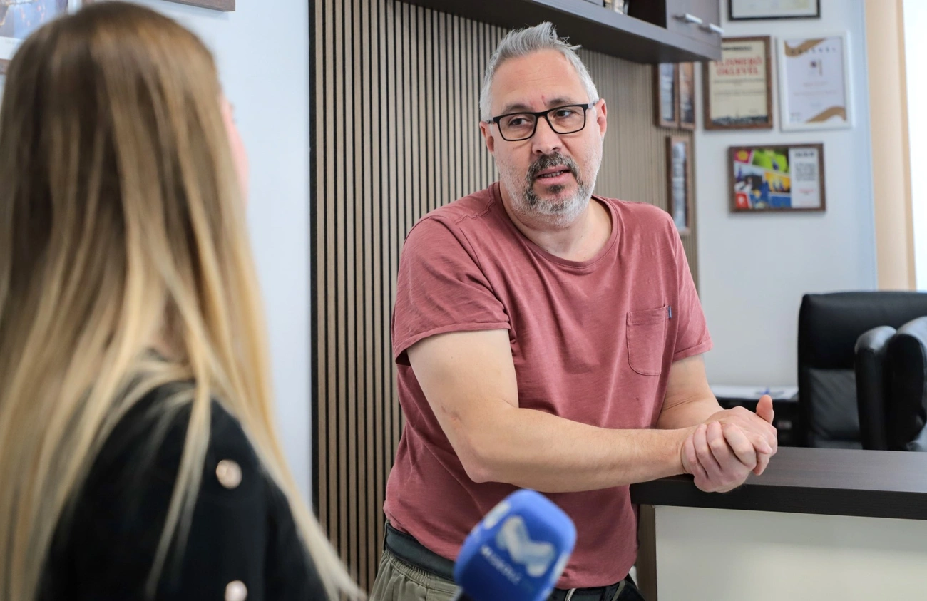 Lehoczky Krisztián a HERO-díjról. Fotó: Mocsári László