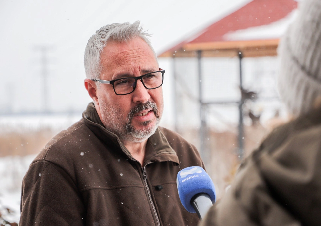 Lehoczky Krisztián télen a Mályi Madármentő Állomáson. Fotó: Mocsári László