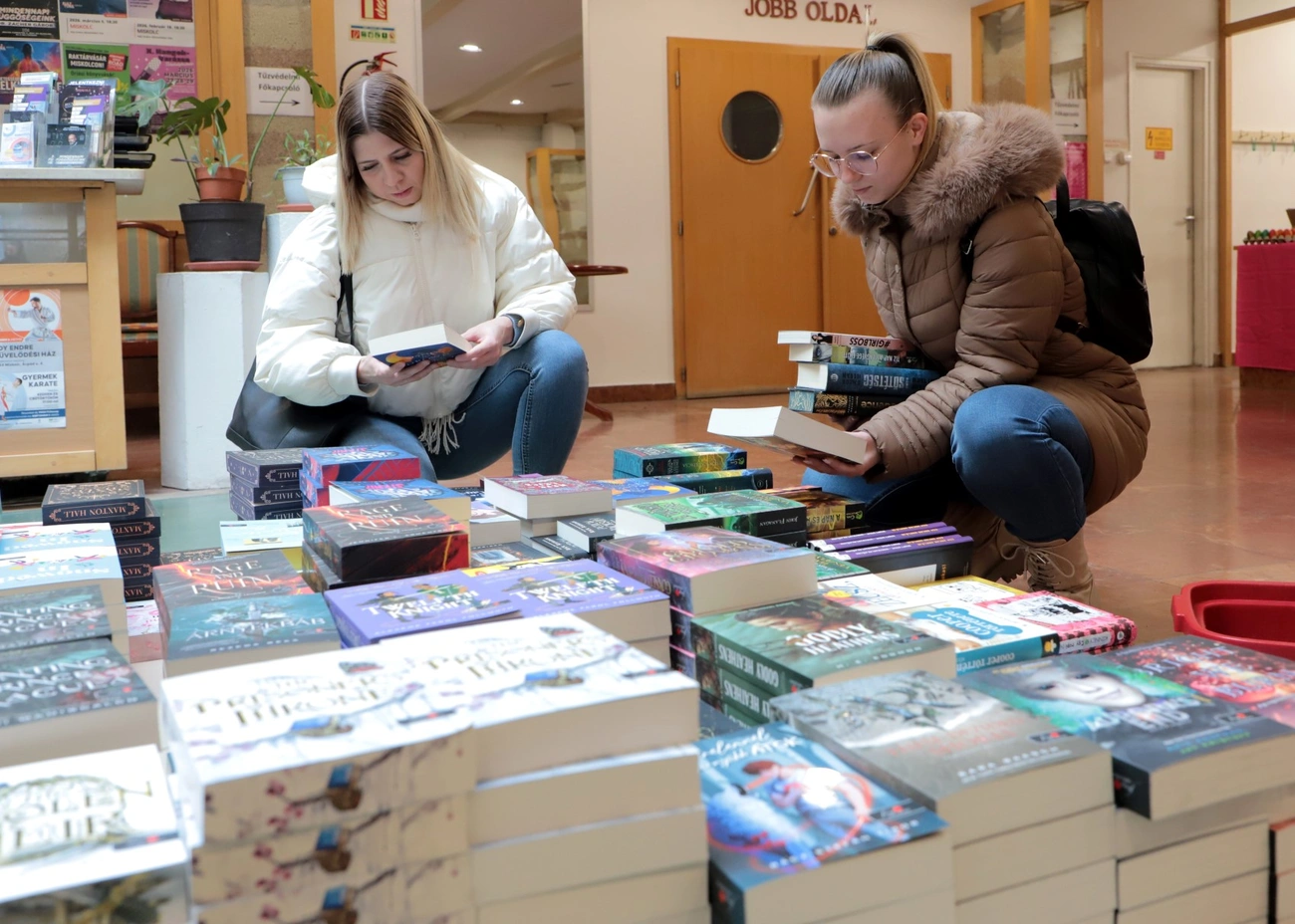 konyvmoly_raktarvasar_200201ml-2.JPG