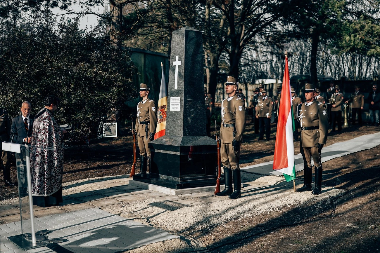 Moldáv háborús emlékműavatás. Fotó: Facebook