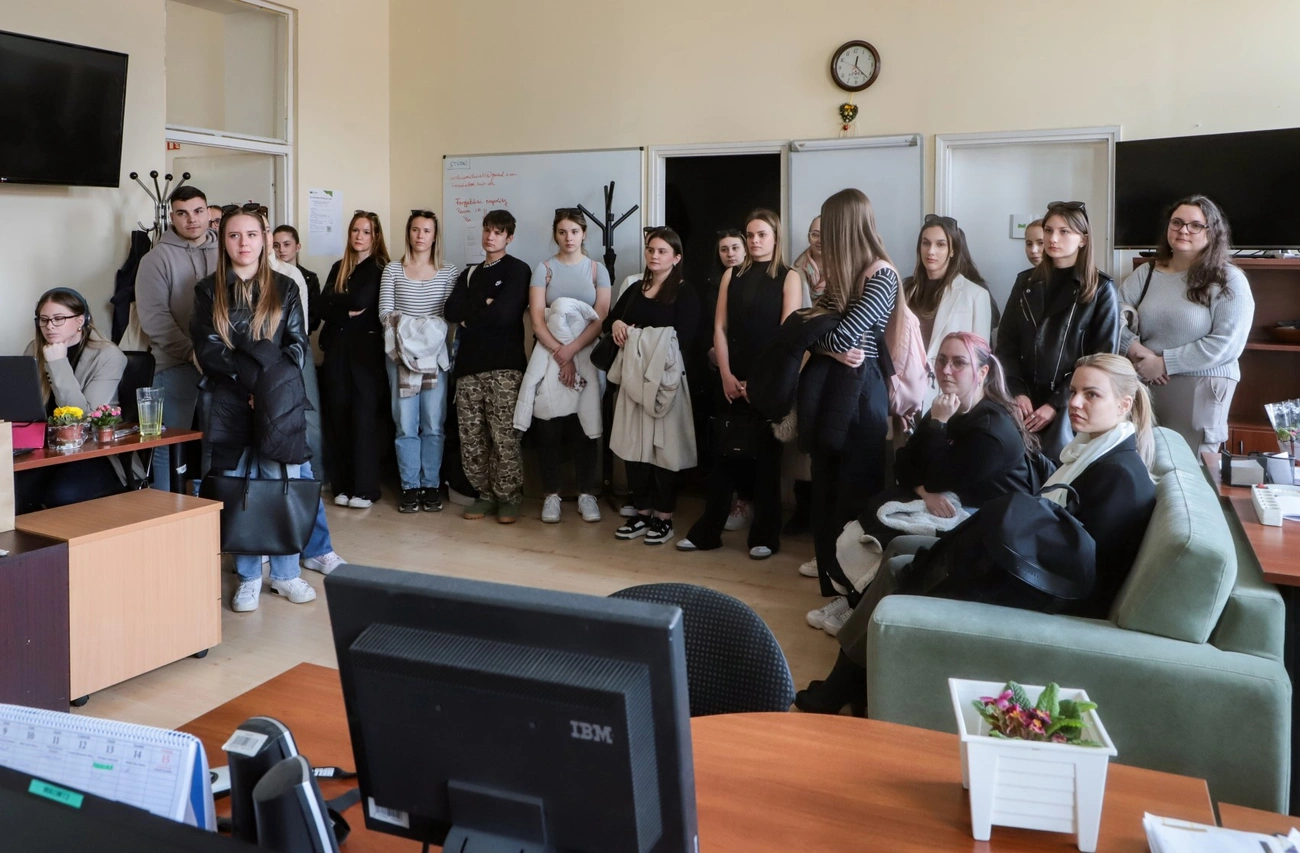 Egyetemisták látogattak a szerkesztőségbe. Fotó: Mocsári László