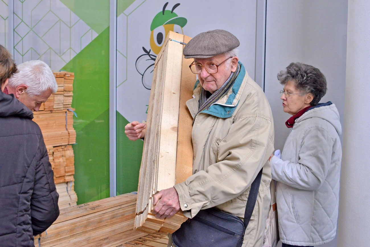 komposztkeretosztás, Fotó: Osztie Tibor