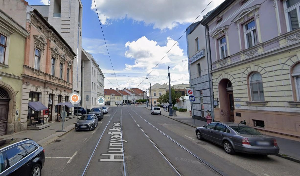 Megváltozik a forgalmi rend a Hunyadi János utcában. Fotó: Google Maps