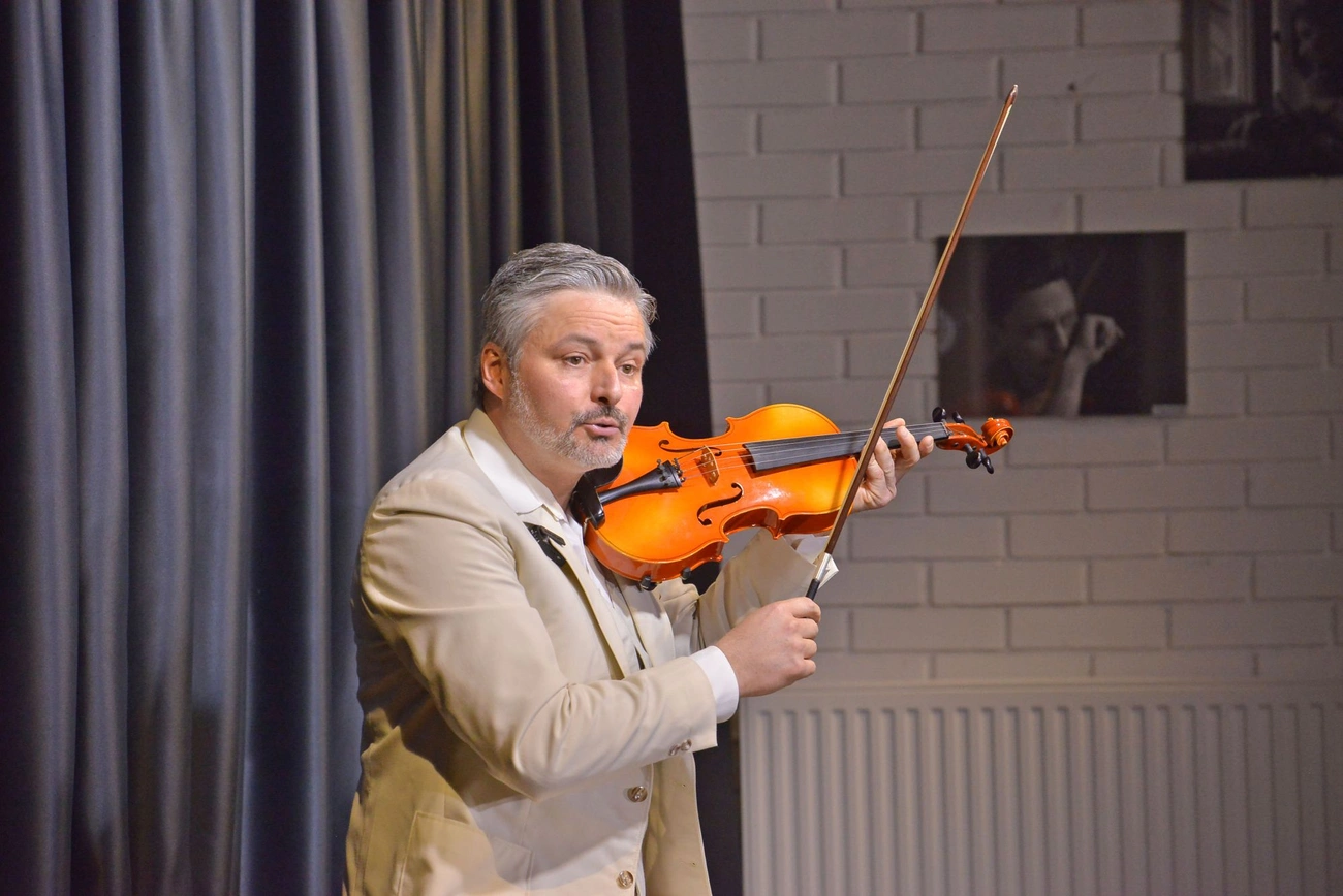 Lajos András önálló estjén a TTH-ban. Fotó: Osztie Tibor