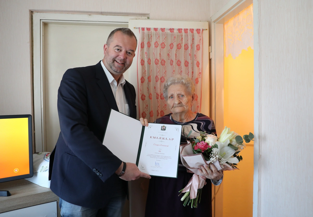 Üveges Ferencnét 90. születésnapján köszöntötték. Fotó: Juhász Ákos