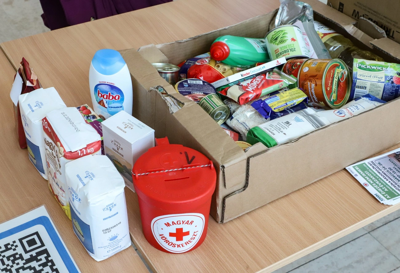 Tartós-élelmiszergyűjtés a Miskolci Egyetemen. Fotó: Mocsári László