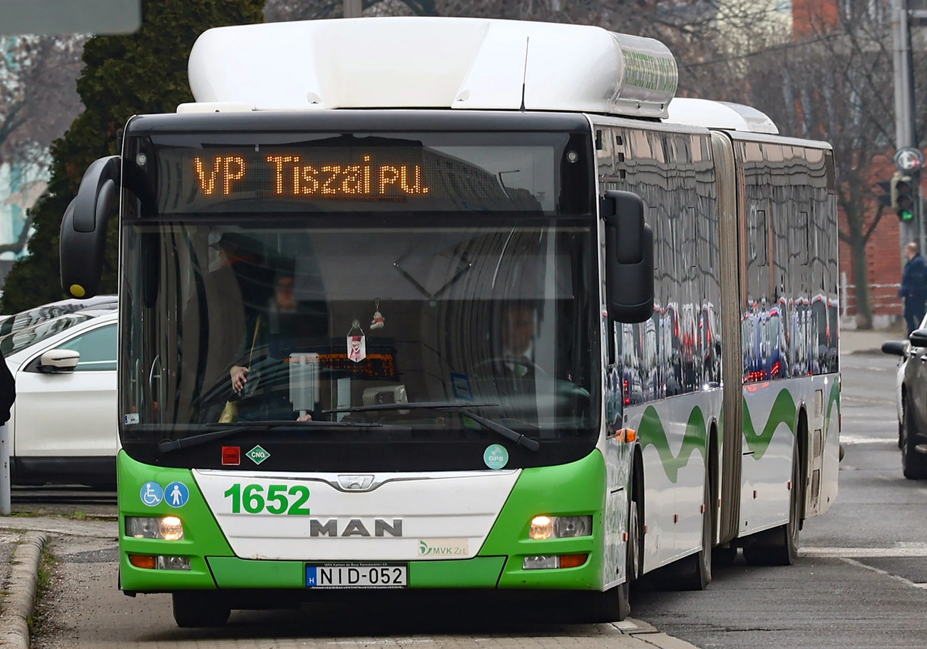 villamospótló autóbusz. Fotó: MVK
