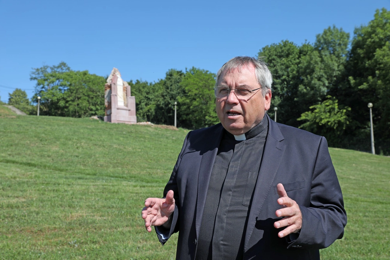 Juhász Ferenc atya, Kálvária. Fotó: Juhász Ákos