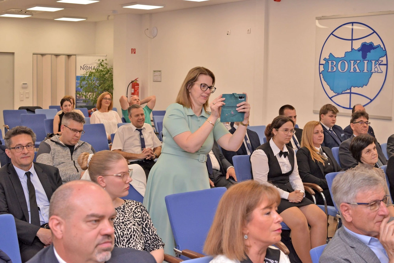 re: szakma_sztar_bokik_20260415-ot_10.jpg