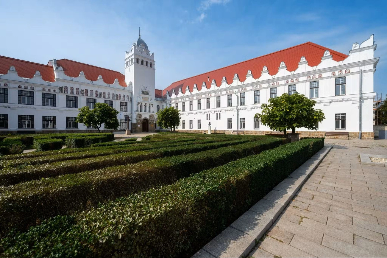 Tokaj-Hegyalja Egyetem