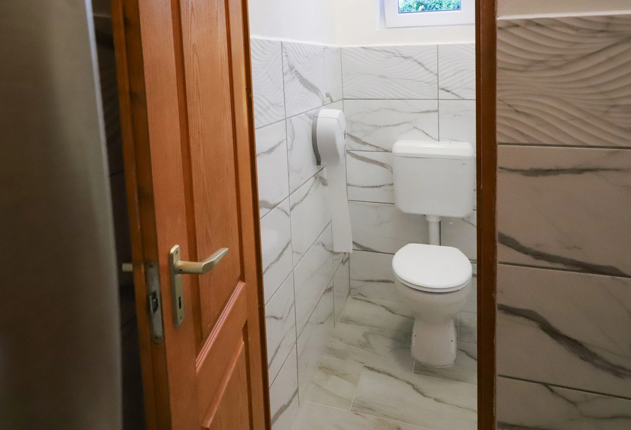 Vakok vizes blokk felújítása a Rotaryval. Fotó: Mocsári László