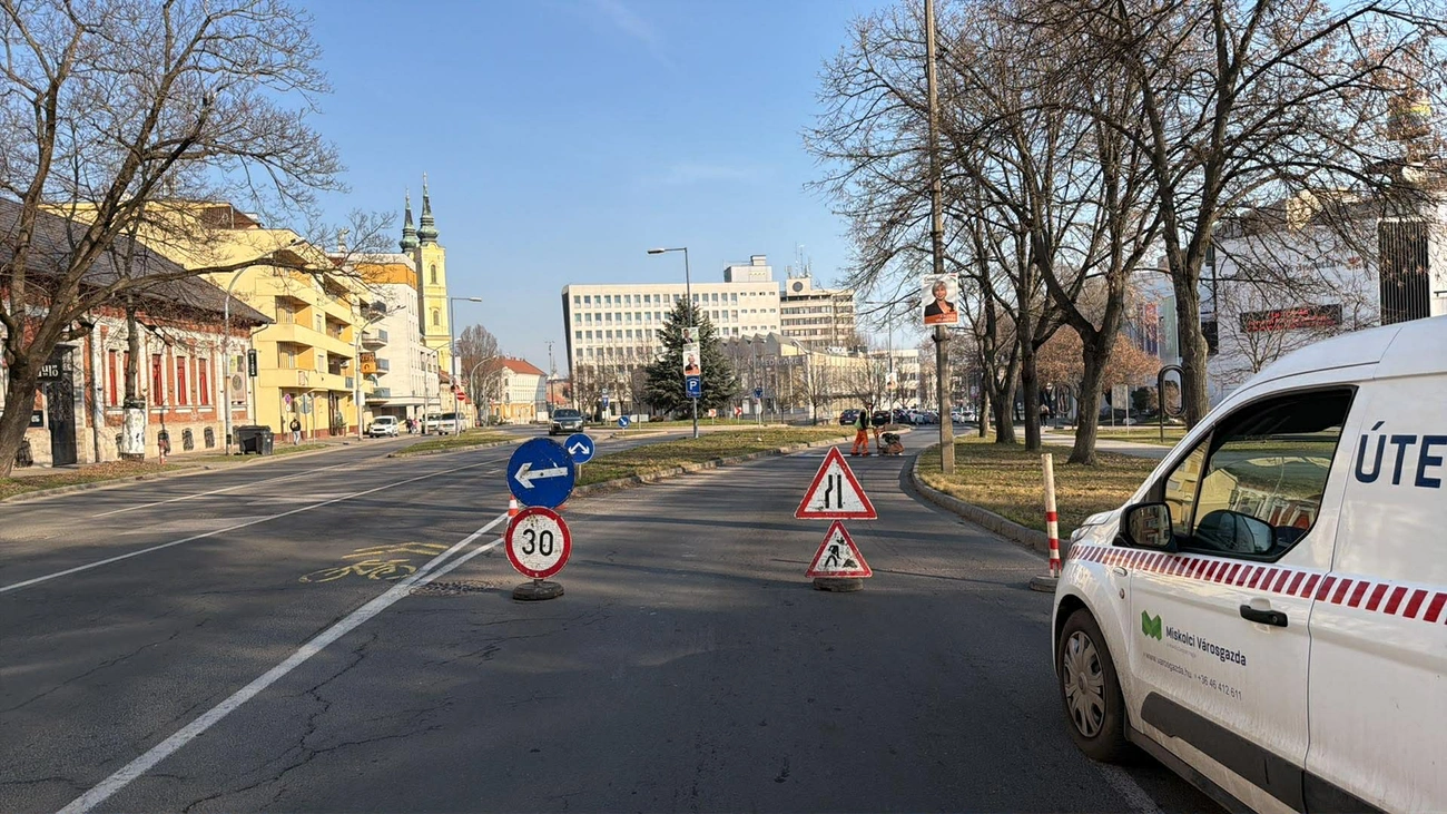 Közlekedési információ. Fotó: Miskolci Városgazda Facebook