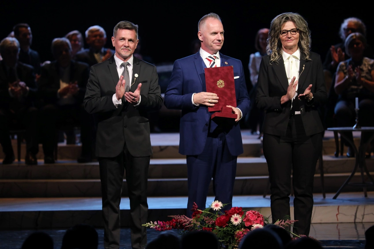 Bíró Tibor kitüntetve az ünnepi közgyűlésen. Fotó: Juhász Ákos