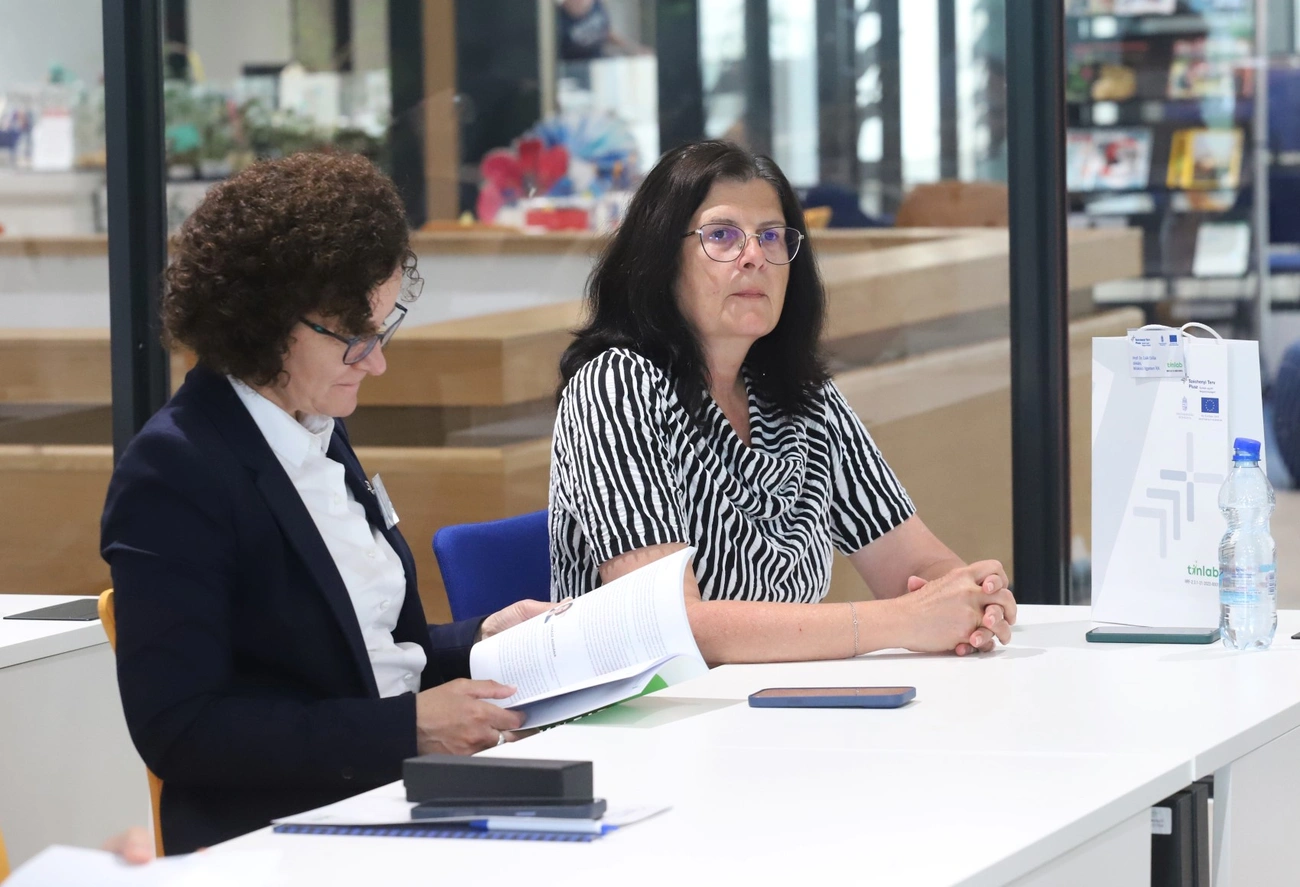 TINLAB zárókonferencia, Horváth Zita és Csák Csilla. Fotó: Mocsári László