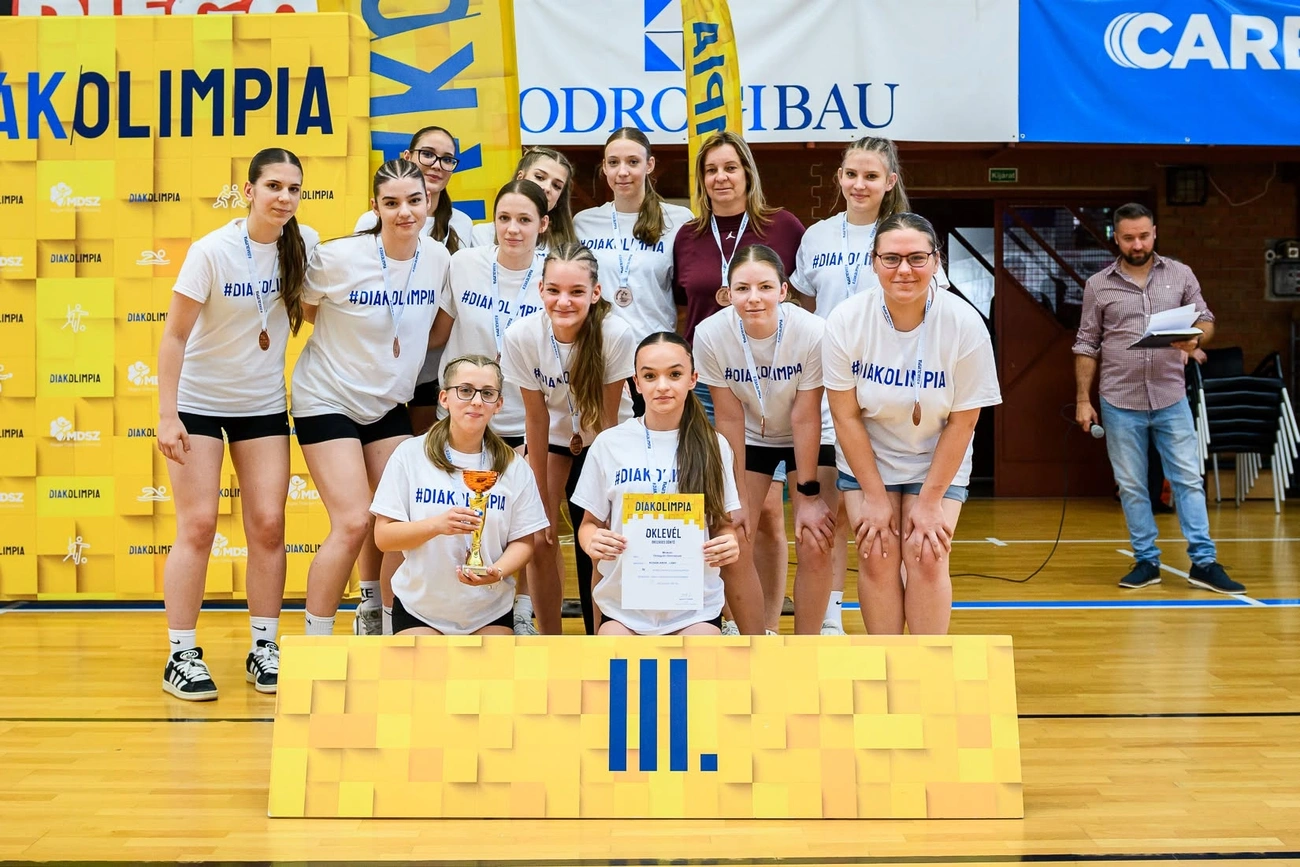 A Diósgyőri Gimnázium együttese. Fotó: MDSZ 